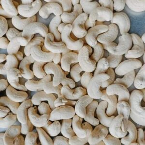 W210 Whole Cashew Nuts